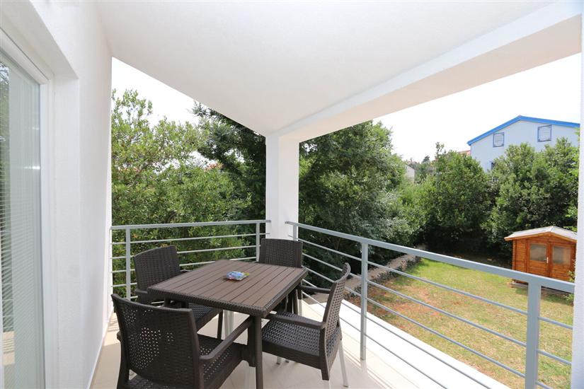Apartment A1, for 5 persons