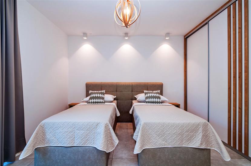 Apartment A1, for 7 persons