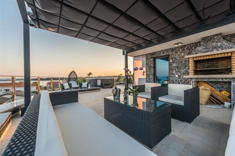 Apartments Luxury Villa Maloca