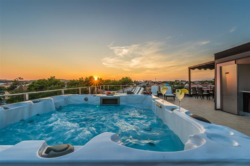 Apartments Luxury Villa Maloca