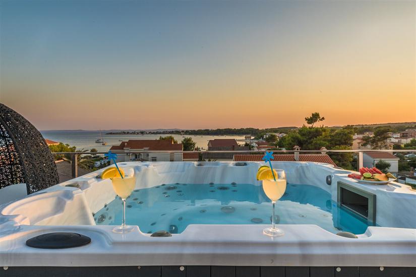 Apartments Luxury Villa Maloca