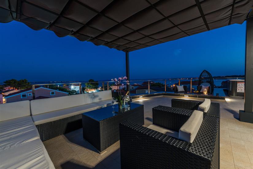 Apartments Luxury Villa Maloca