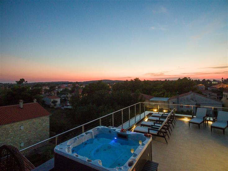 Apartments Luxury Villa Maloca