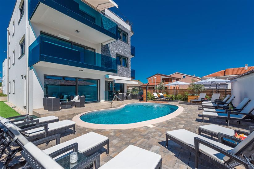 Apartments Luxury Villa Maloca