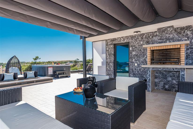 Apartments Luxury Villa Maloca