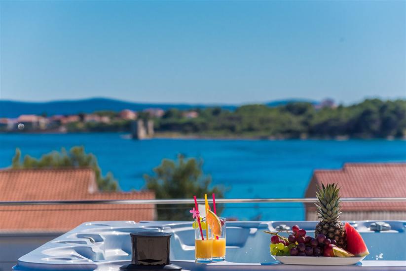 Apartments Luxury Villa Maloca