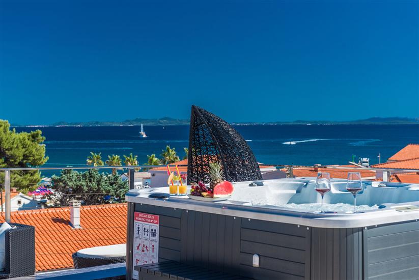 Apartments Luxury Villa Maloca