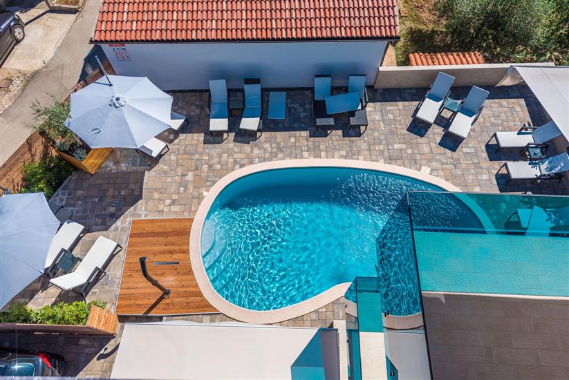 Apartments Luxury Villa Maloca