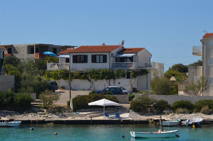 Apartment A3, for 5 persons