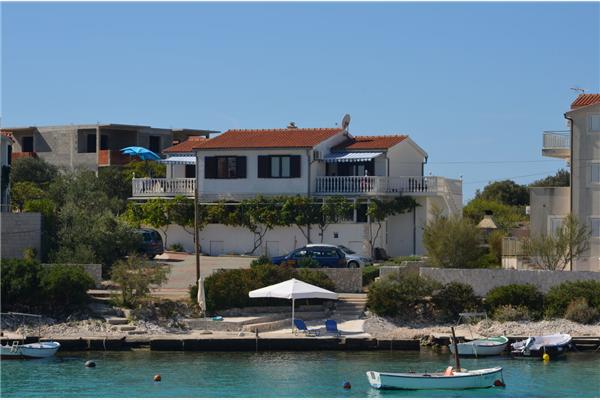 Apartment A3, for 5 persons