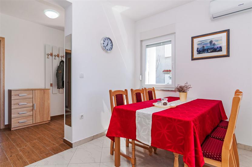 Apartment A2, for 6 persons