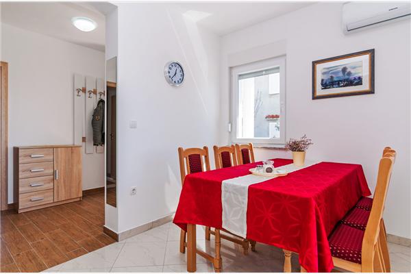 Apartment A2, for 6 persons