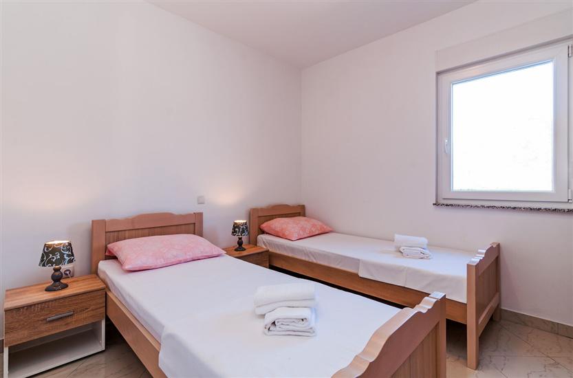 Apartment A2, for 6 persons