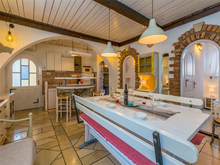 Apartment A1, for 5 persons