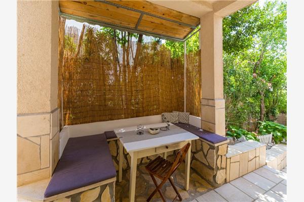 Apartment A1, for 5 persons