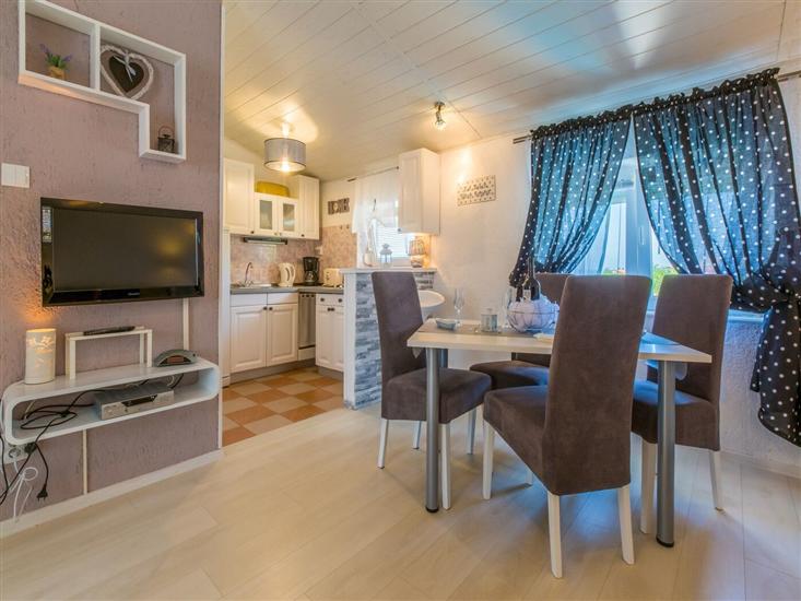 Apartment A2, for 5 persons