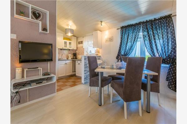 Apartment A2, for 5 persons