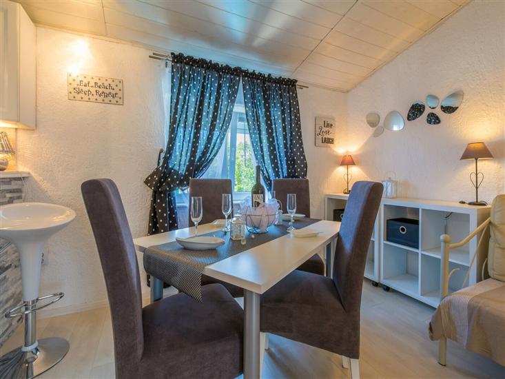 Apartment A2, for 5 persons