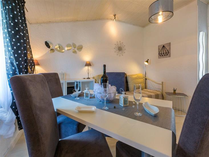 Apartment A2, for 5 persons