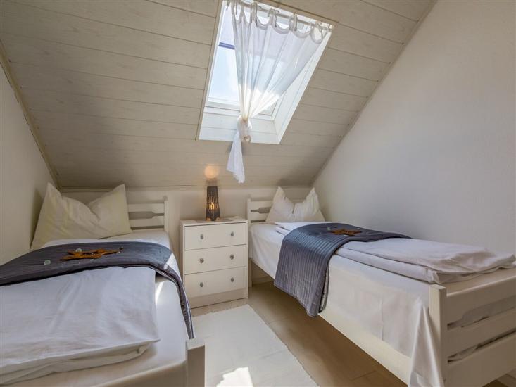 Apartment A2, for 5 persons