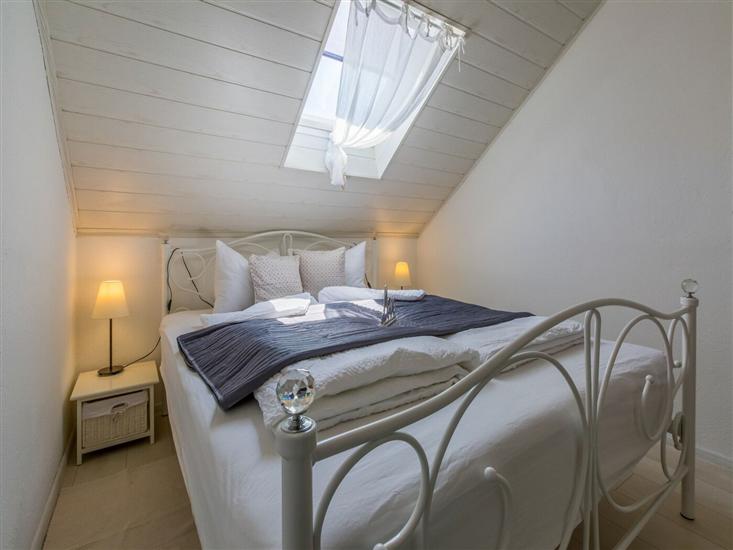 Apartment A2, for 5 persons