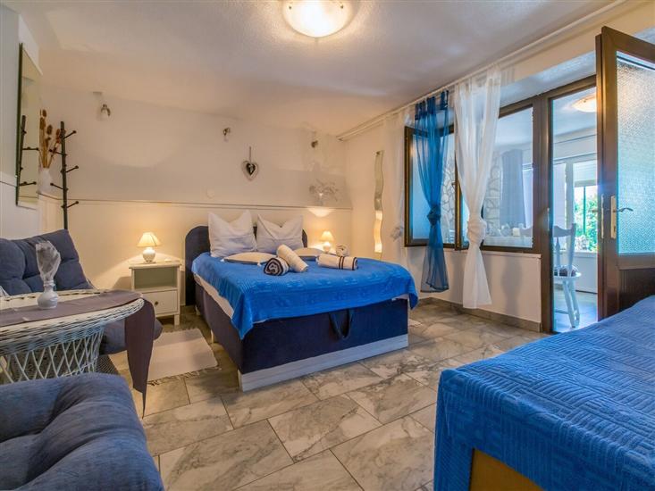 Apartment A4, for 3 persons