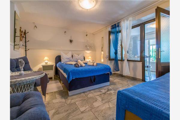 Apartment A4, for 3 persons