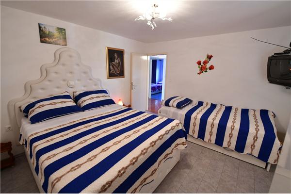 House K1, for 8 persons