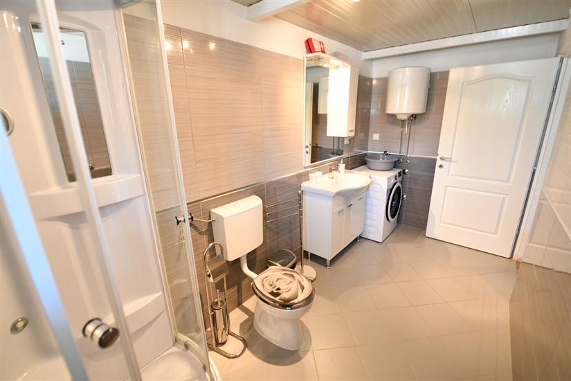 House K1, for 8 persons