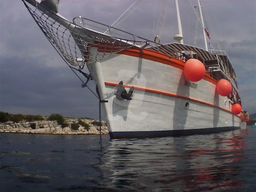 Small-cruise-ship-in-the-sea