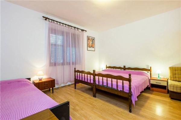 Apartment A2, for 5 persons