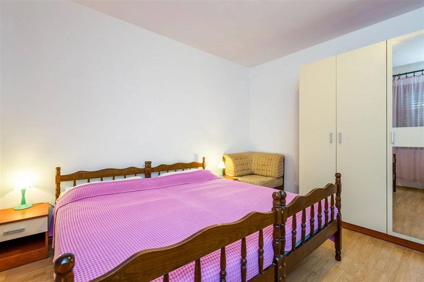 Apartment A2, for 5 persons