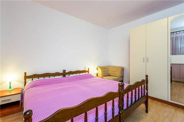 Apartment A2, for 5 persons