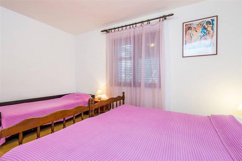 Apartment A2, for 5 persons