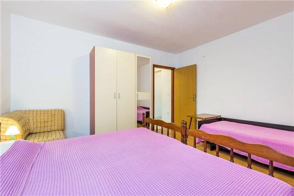 Apartment A2, for 5 persons