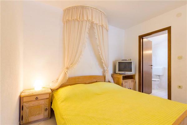 Apartment A5, for 2 persons