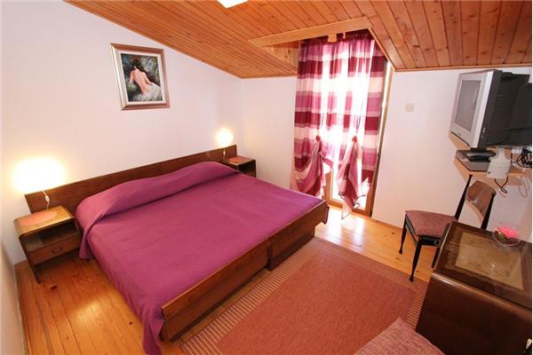 Room S3, for 2 persons