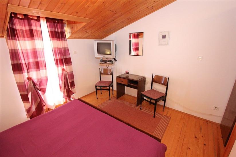 Room S3, for 2 persons