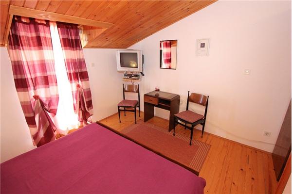 Room S3, for 2 persons