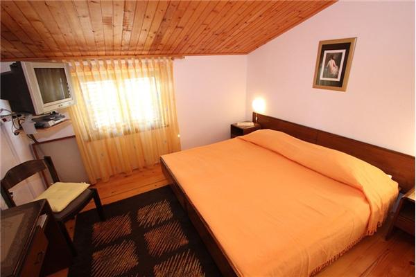 Room S4, for 2 persons