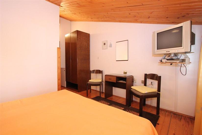 Room S4, for 2 persons