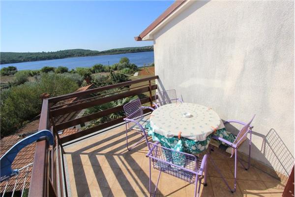 Room S4, for 2 persons