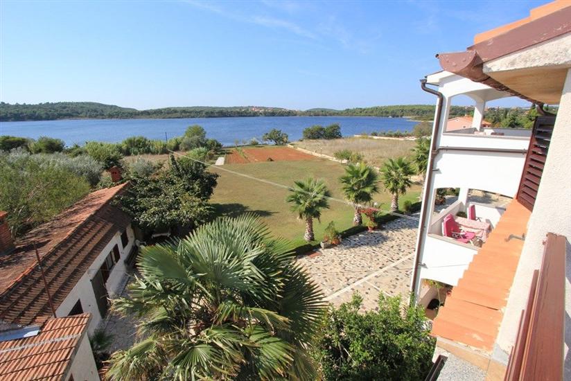 Room S4, for 2 persons