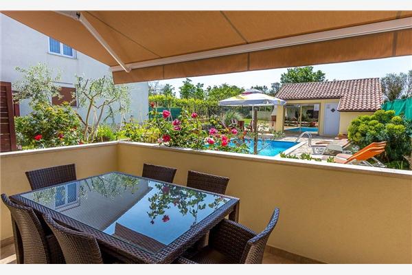 Apartment A1, for 8 persons