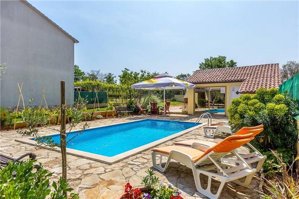 Apartment A1, for 8 persons