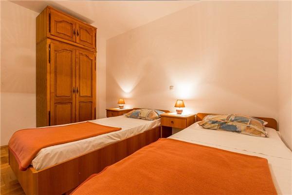 Apartment A2, for 4 persons