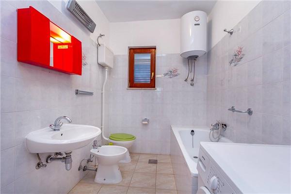 House K1, for 9 persons