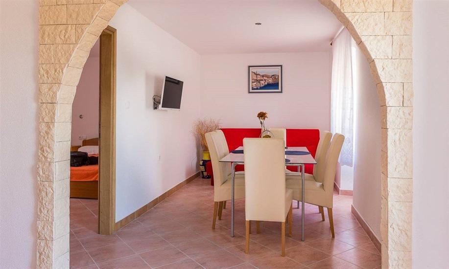 Apartment A1, for 5 persons