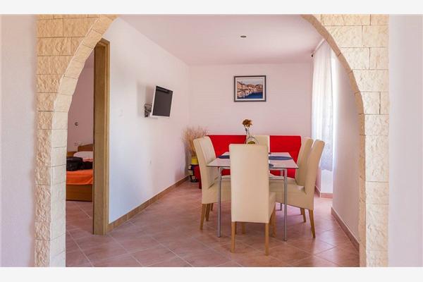 Apartment A1, for 5 persons