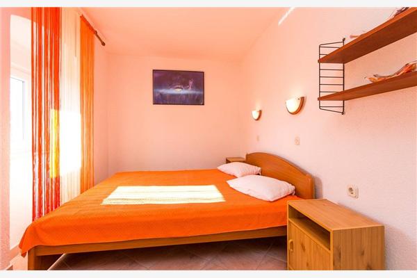 Apartment A1, for 5 persons